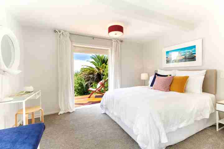 Stay in spacious, sunny double bedroom on your next Waiheke Escape to Eight on Church