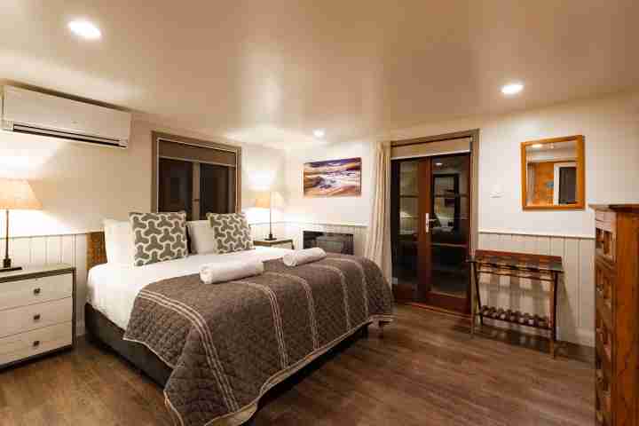 Kauri Springs Lodge Bedroom suite