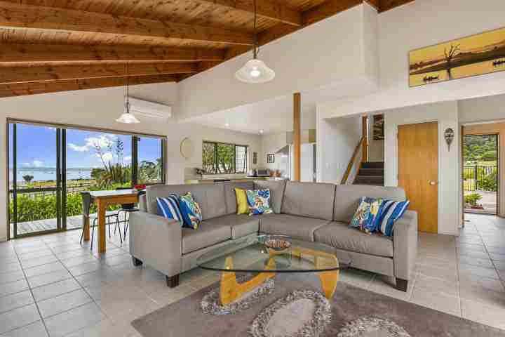 Tikirau Bay Views Open plan lounge and dining