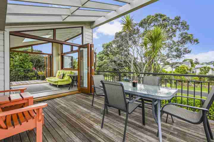 Tikirau Bay Views Sun deck